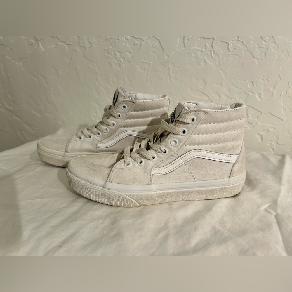 Vans Sk8- Hi kids shoes. Size 2.5. Barely worn. Needs cleaned otherwise perfect